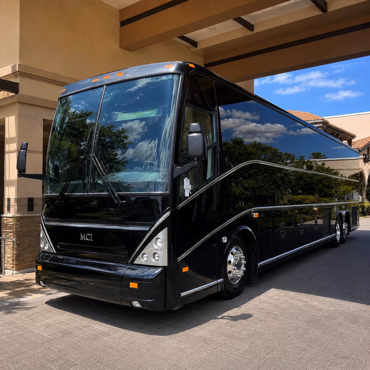 fan buses to ud flyers basketball at ud arena