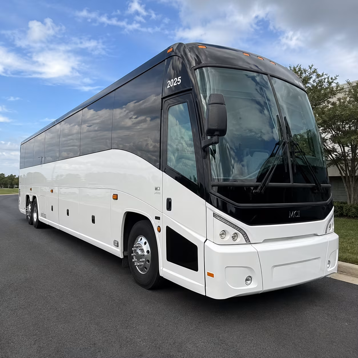 minibuses and charter buses for the boonshoft museum of discovery